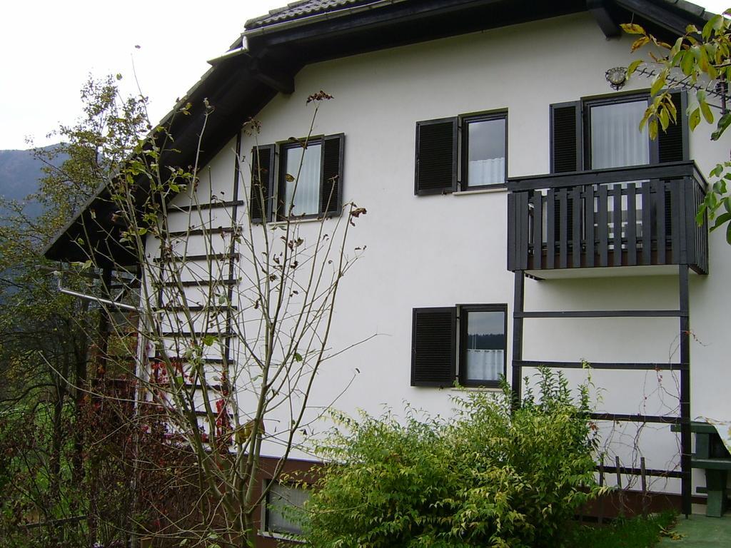Apartments Zakrasnik Škofja Loka Oda fotoğraf